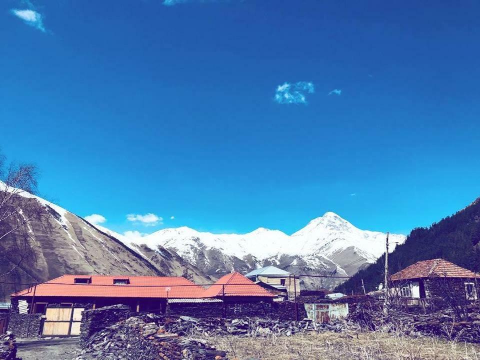 Sno House In Kazbeg Hotel Exterior photo