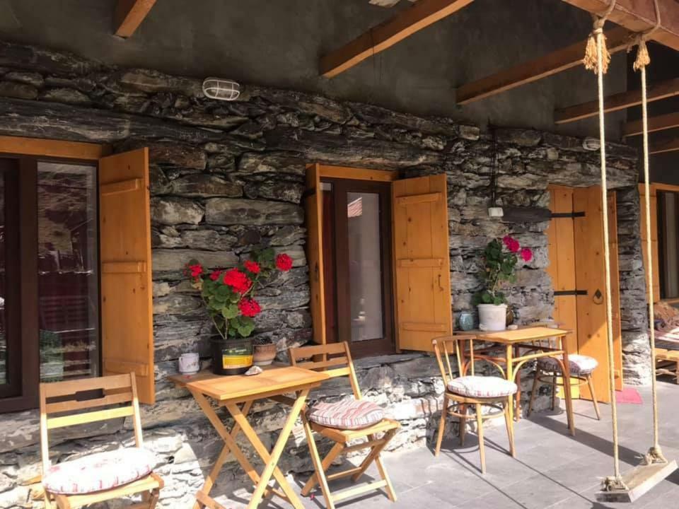 Sno House In Kazbeg Hotel Exterior photo